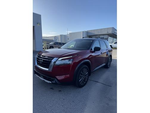 2022 Nissan Pathfinder SL