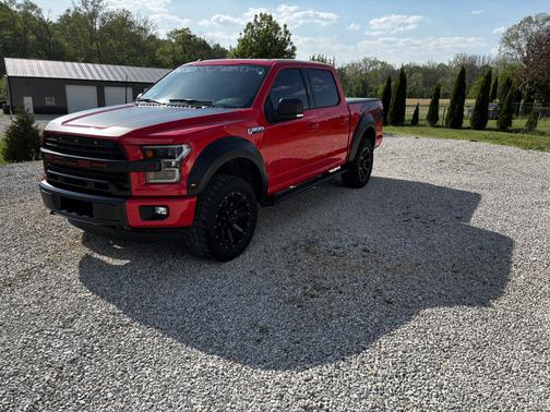 Red 2016 Ford F-150 XLT