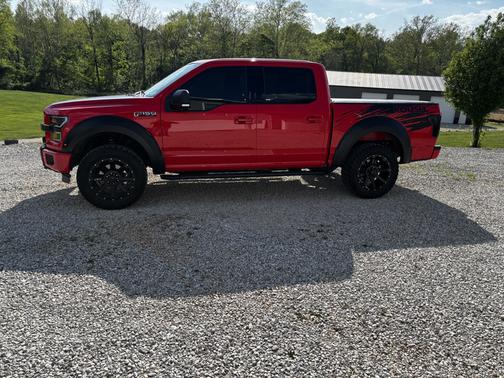Red 2016 Ford F-150 XLT