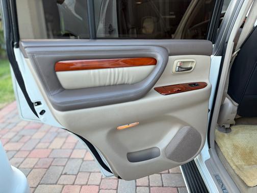 2000 Lexus LX 470 Base