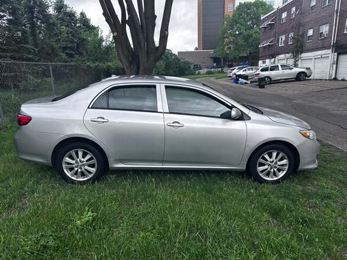 2010 Toyota Corolla LE
