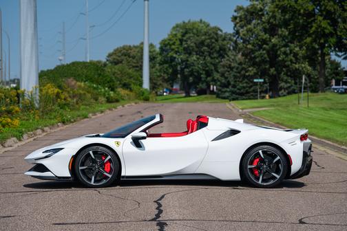 2023 Ferrari SF90 Spider Base