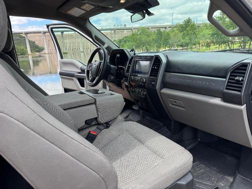 White 2020 Ford F-250 XLT