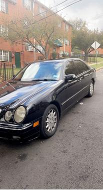 Photo 3 of 14 of 2000 Mercedes-Benz E-Class E320