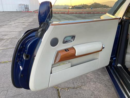 2010 Rolls-Royce Phantom Drophead Coupe Base