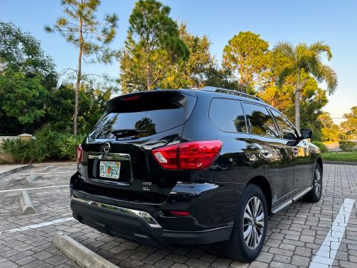 2020 Nissan Pathfinder SL
