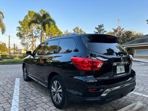 2020 Nissan Pathfinder SL