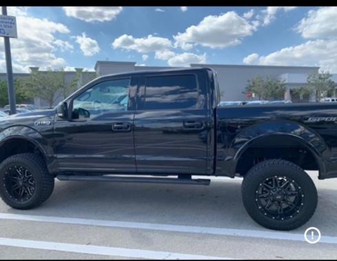 Black 2019 Ford F-150 XLT