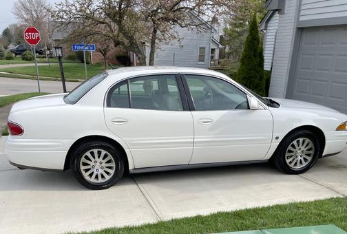 White 2005 Buick LeSabre Limited