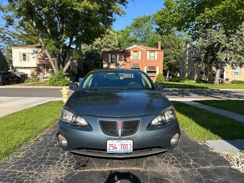 Gray 2006 Pontiac Grand Prix GT