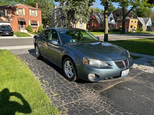 Gray 2006 Pontiac Grand Prix GT