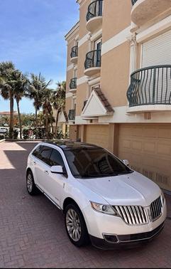 White 2011 Lincoln MKX Base