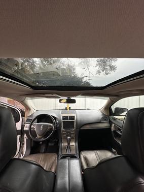 White 2011 Lincoln MKX Base