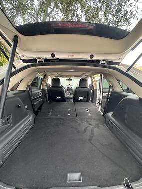 White 2011 Lincoln MKX Base