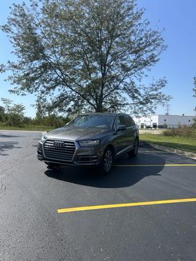Gray 2019 Audi Q7 55 SE Premium