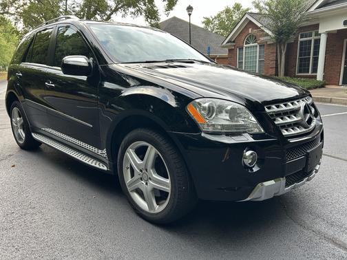Black 2010 Mercedes-Benz M-Class ML 550