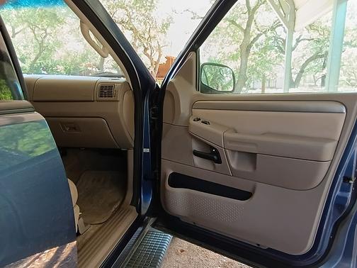 2003 Ford Explorer XLT