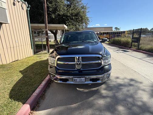 2017 RAM 1500 SLT