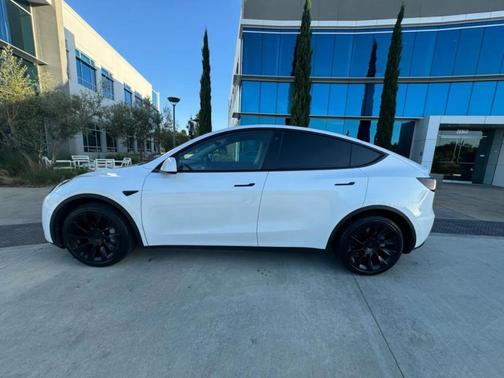 White 2023 Tesla Model Y AWD