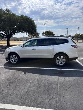 White 2014 Chevrolet Traverse LTZ
