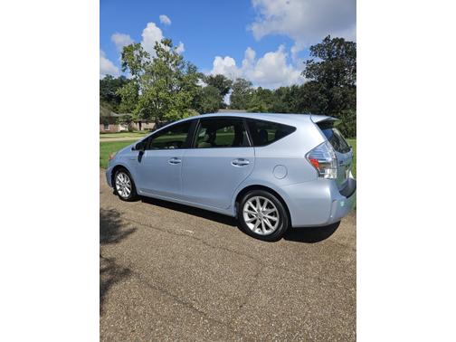 2014 Toyota Prius v Two