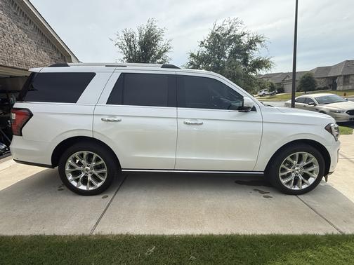 White 2018 Ford Expedition Limited