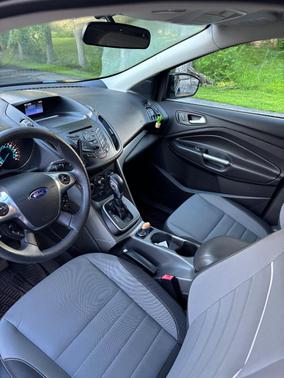 Blue 2013 Ford Escape SE