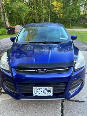 Blue 2013 Ford Escape SE