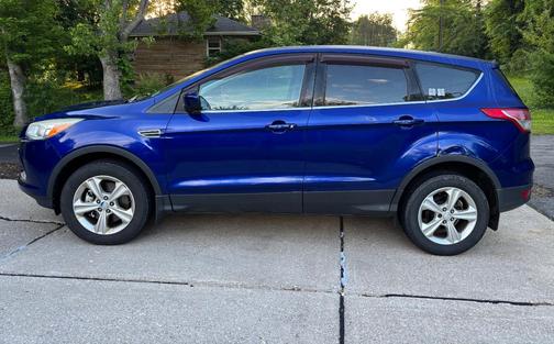 Blue 2013 Ford Escape SE