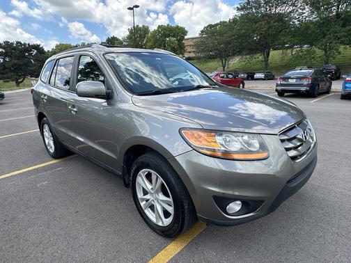 2011 Hyundai SANTA FE SE