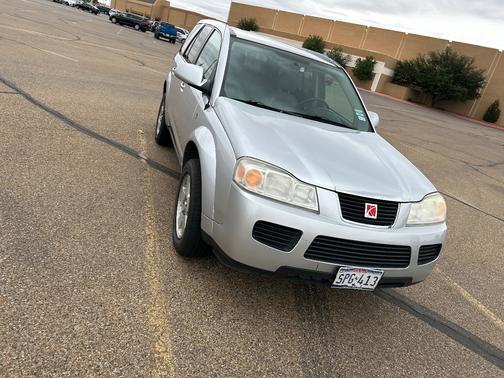 Silver 2006 Saturn Vue Base