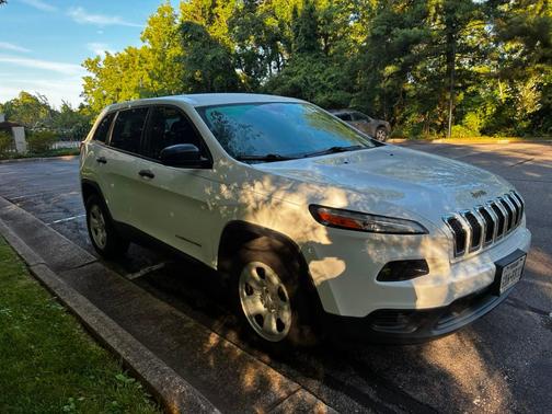 White 2015 Jeep Cherokee Sport