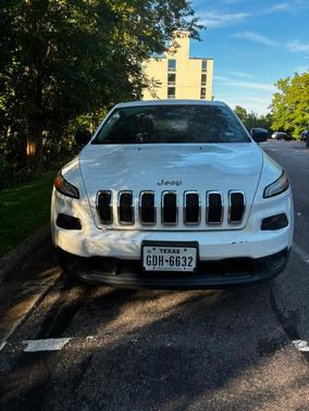 White 2015 Jeep Cherokee Sport