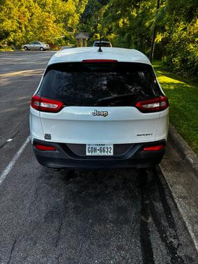 White 2015 Jeep Cherokee Sport