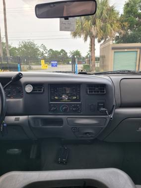 White 2004 Ford F-350 Lariat Crew Cab Super Duty