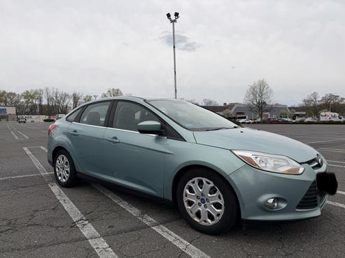 Green 2012 Ford Focus SE