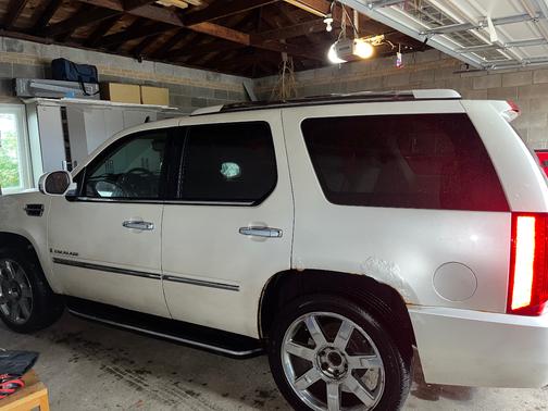 Beige 2009 Cadillac Escalade Base