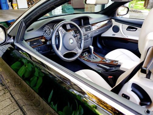 Black 2011 BMW 328 i