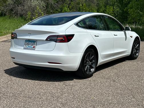 White 2019 Tesla Model 3 Standard Range Plus