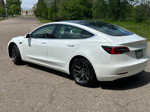 White 2019 Tesla Model 3 Standard Range Plus