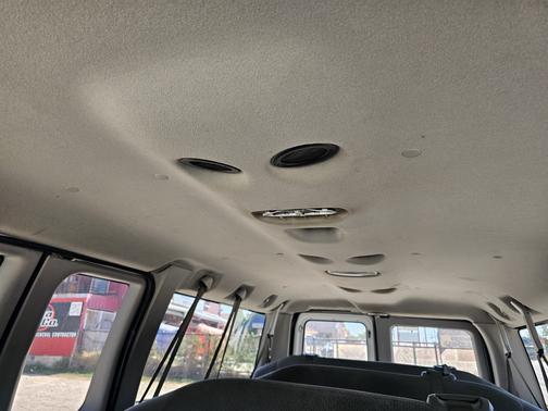 2010 Ford E350 Super Duty XLT
