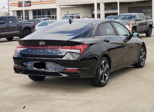 Black 2023 Hyundai ELANTRA Limited
