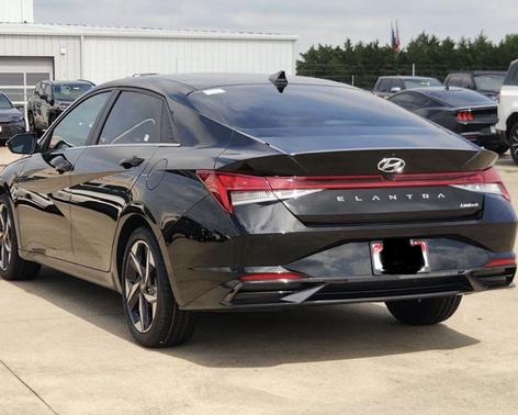 Black 2023 Hyundai ELANTRA Limited