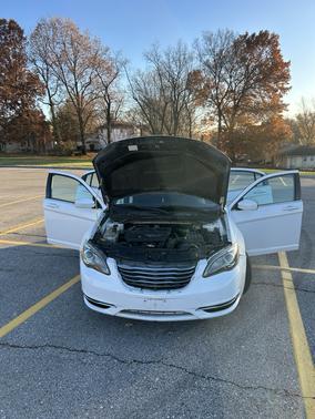 2014 Chrysler 200 LX