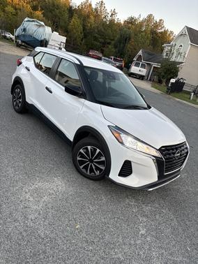 White 2022 Nissan Kicks S