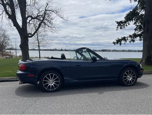 2000 Mazda MX-5 Miata Base