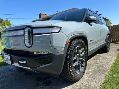 Gray 2023 Rivian R1S Adventure Quad-Motor Large Package