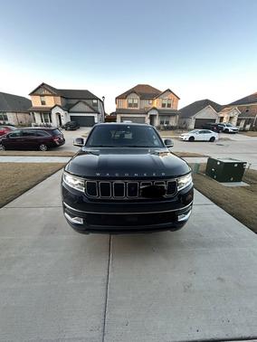 2023 Jeep Wagoneer Base