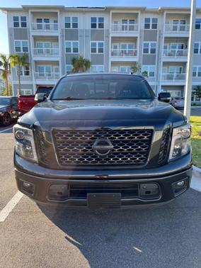 Black 2018 Nissan Titan SV
