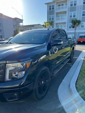 Black 2018 Nissan Titan SV